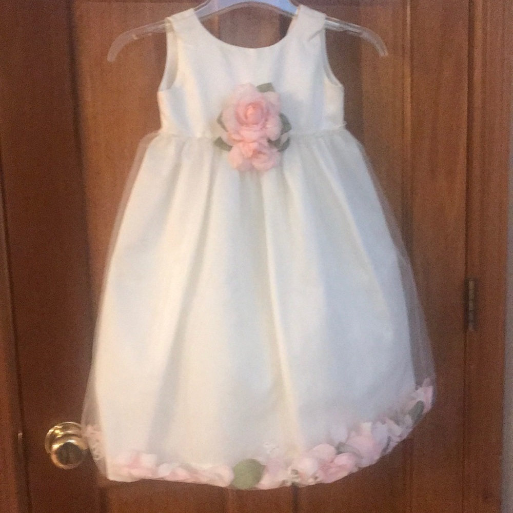 Girls dress.